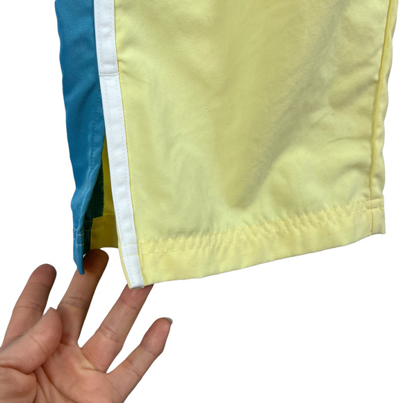 Nike Women's Cropped Yellow Sweatpants Size Medium - Picture 3 of 6